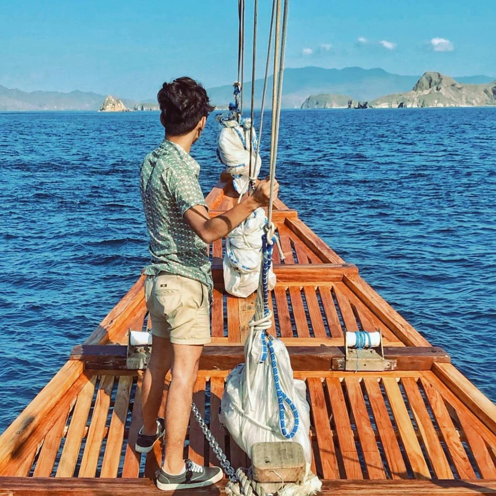 Explore the sea with style using Komodo Yacht Charter