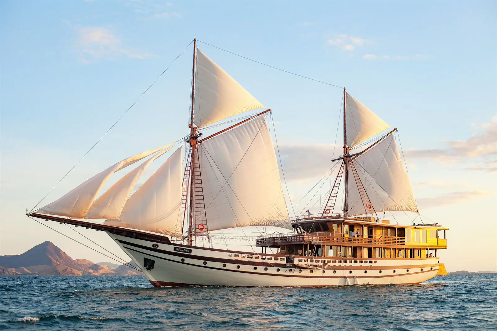 Why Prana Yacht Is One of Indonesia’s Most Iconic Luxury Phinisi Charters