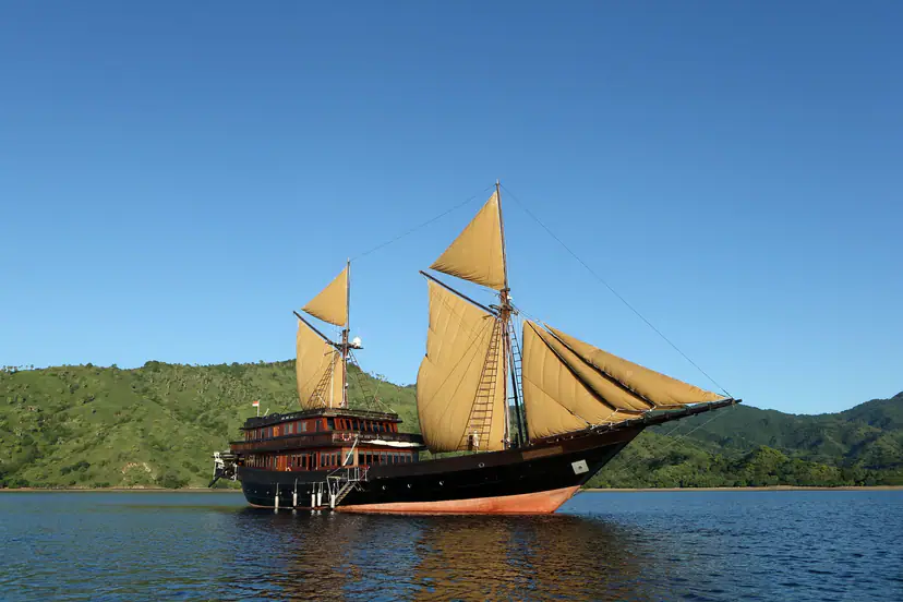 Alila Purnama Liveaboard: What Type of Traveler Is It Really Designed For?