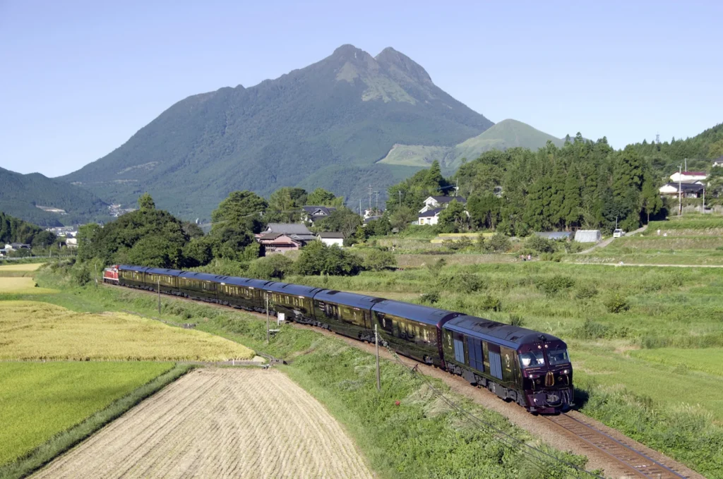 traveling around japan by train